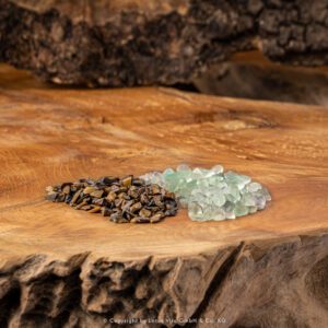 Glas-Kristallsteinflasche_Front_21_Fluorit-Tigerauge_mit_Karton